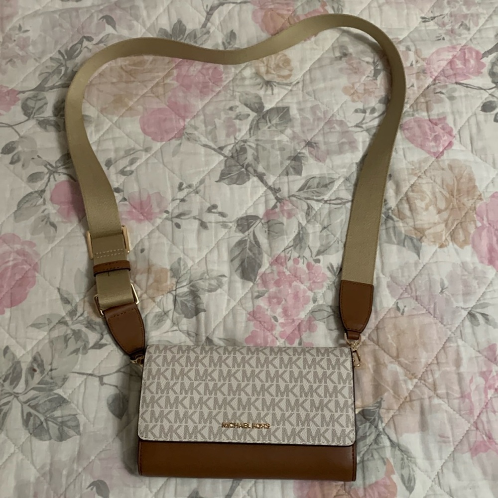 Michael Kors bag- never used